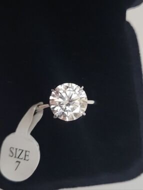 New 4ct Certified Moissanite Ring - Size 7
